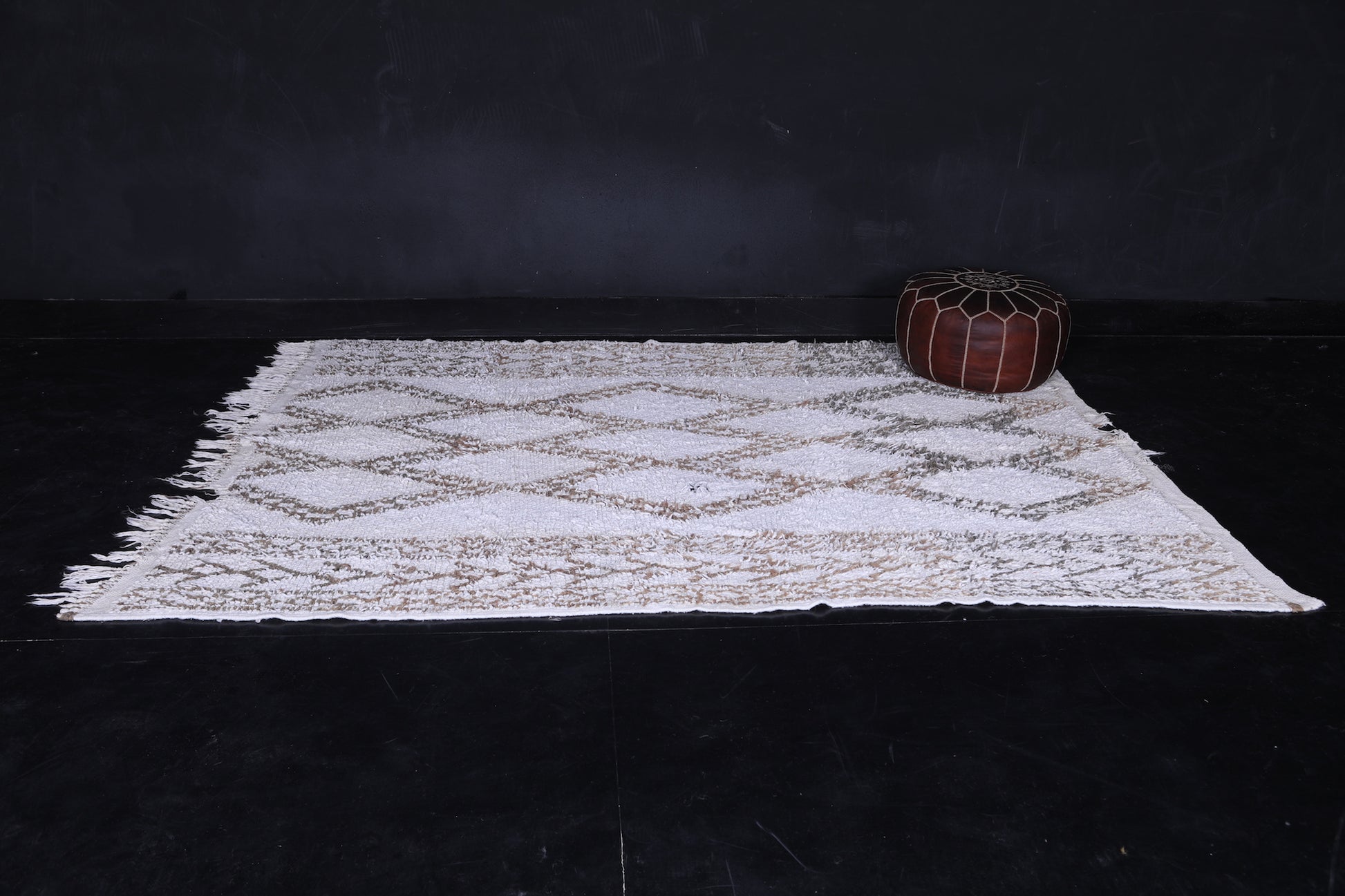 Moroccan rug 5.9 X 8.4 Feet