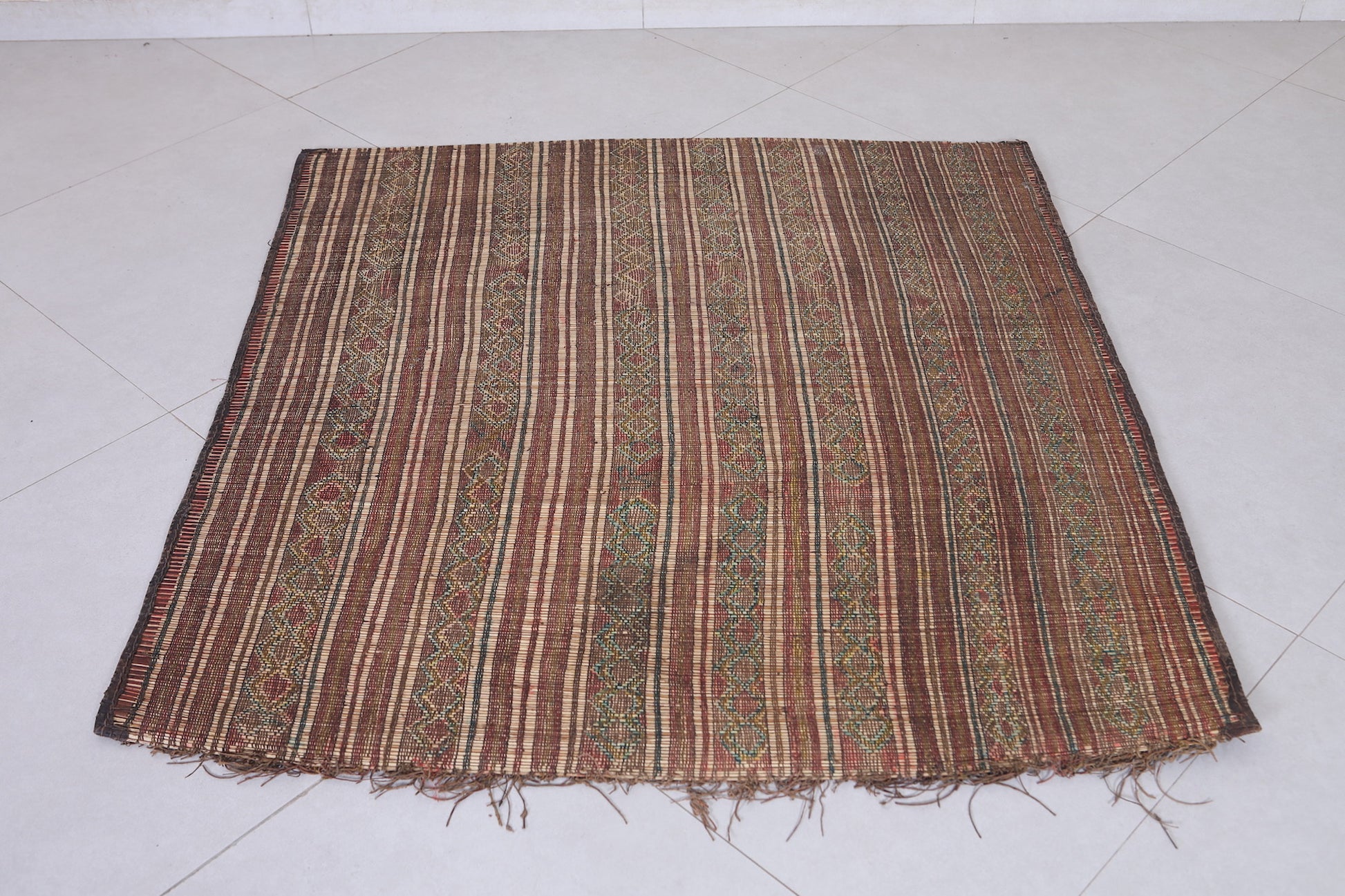 Tuareg rug Medium 3.7 X 4.1 Feet