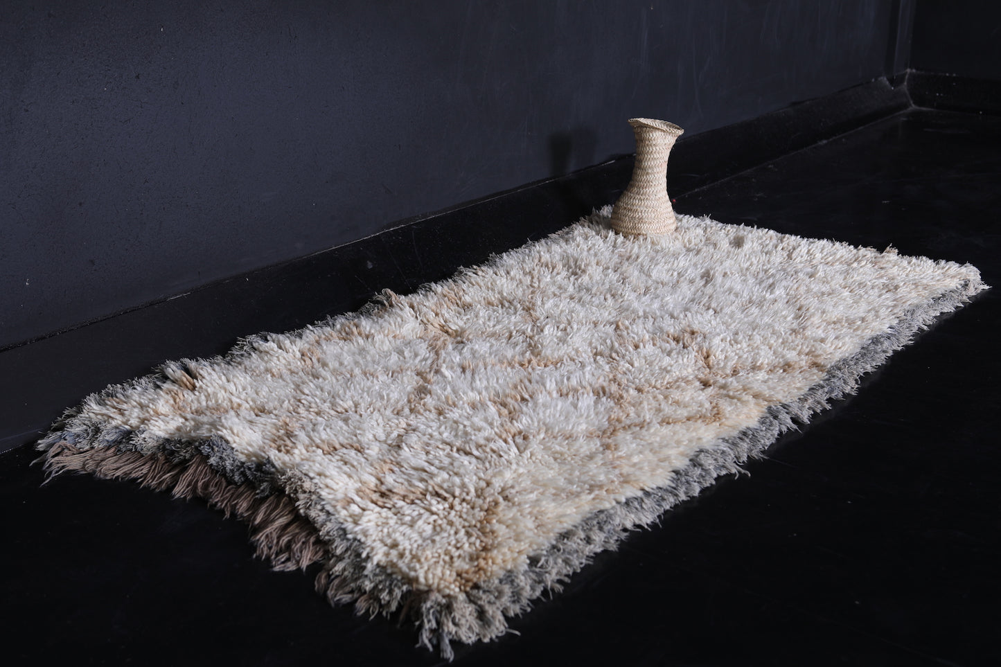 Vintage handmade moroccan berber runner rug 2.7 FT X 5.5 FT