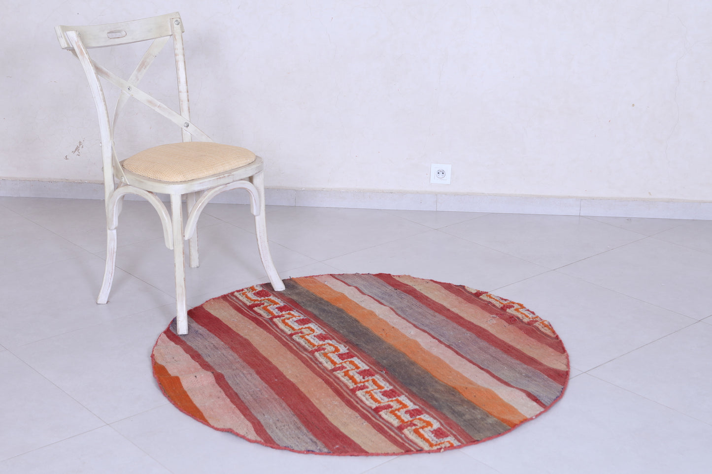 Vintage moroccan round rug 4 Feet