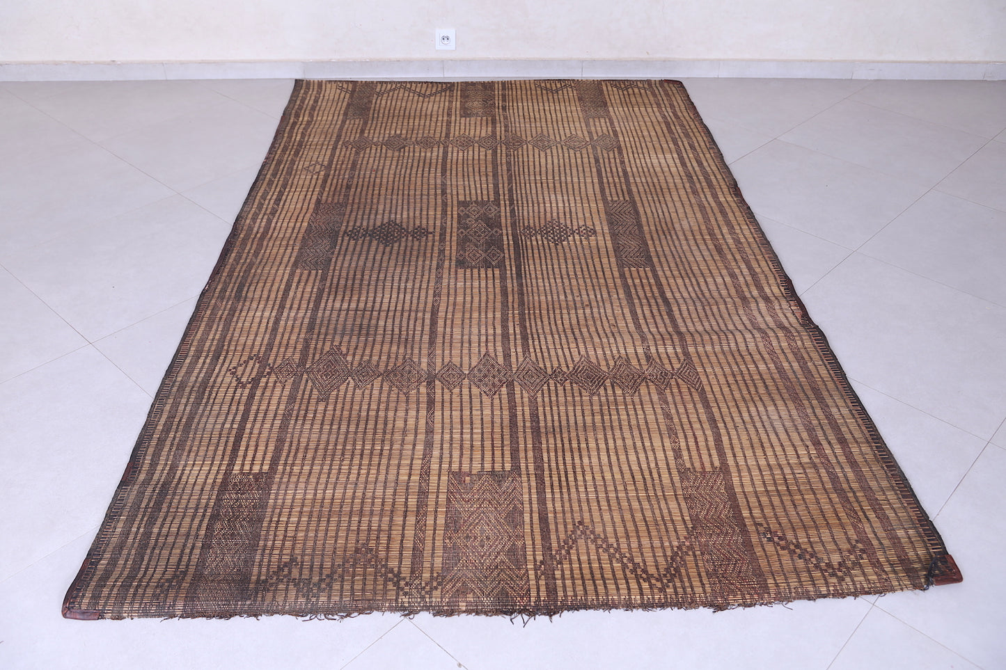 Tuareg rug 5.3 X 8.7 Feet