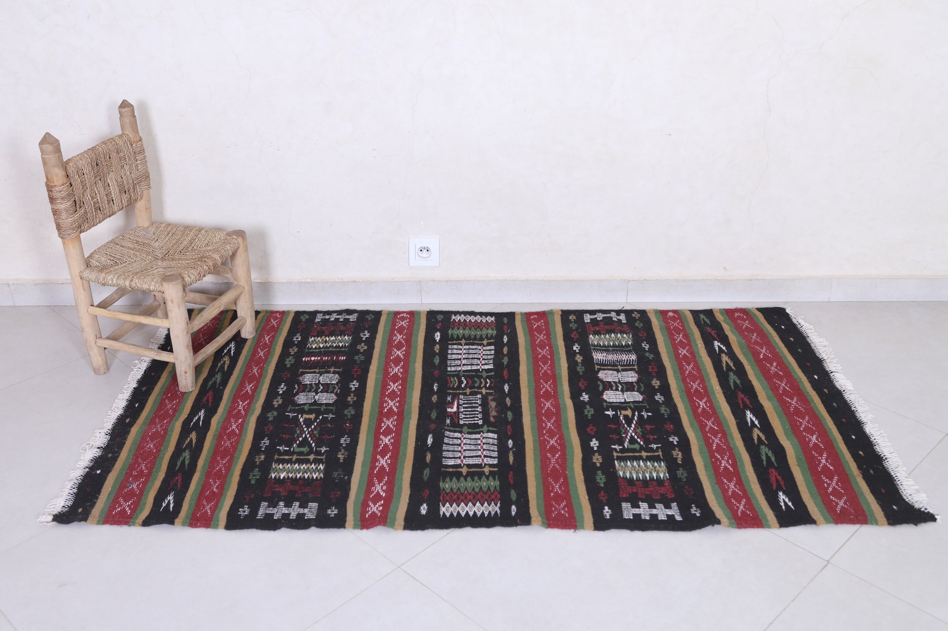 Moroccan berber handwoven kilim  2.9 X 5.8 Feet