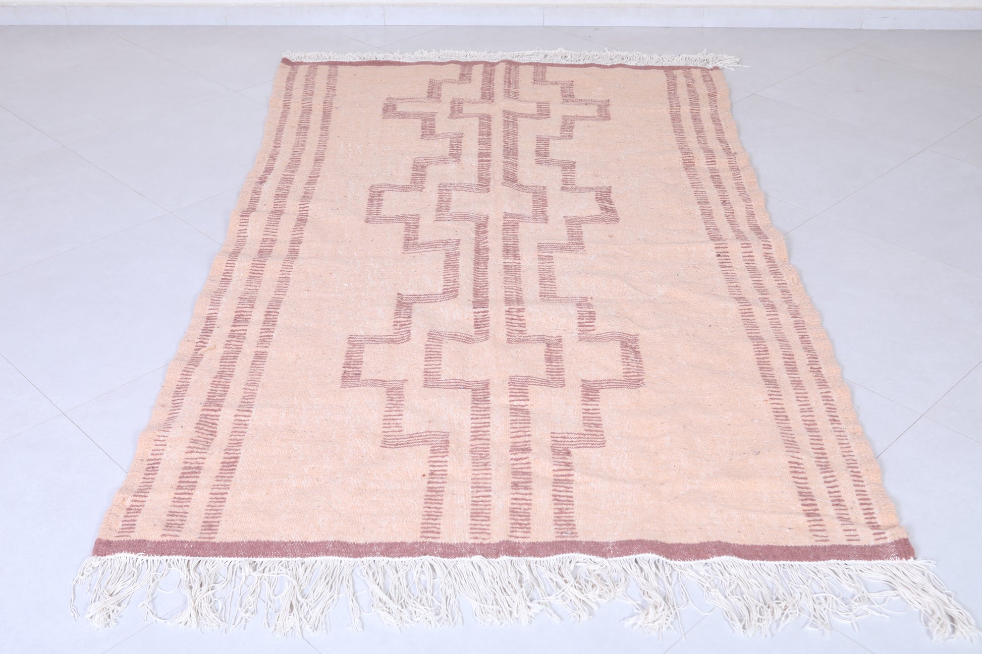 Moroccan rug 4.5 FT X 7.7 FT