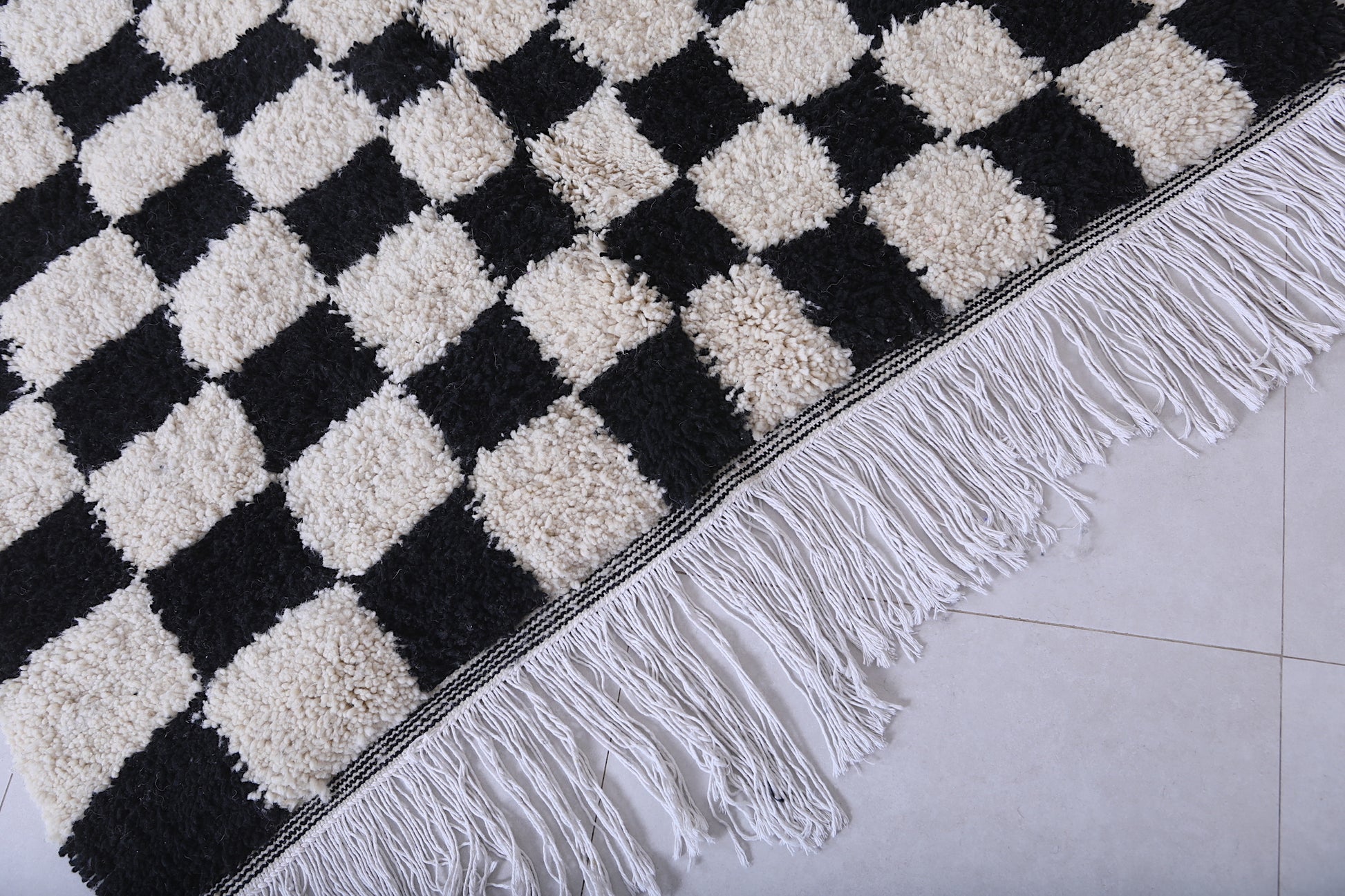 Handmade moroccan checkered rug 5.2 X 8.3 Feet