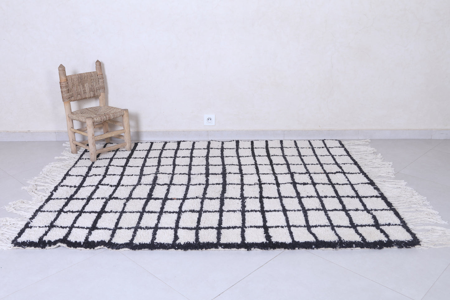 Moroccan beniourain rug 4.7 x 6.3 Feet