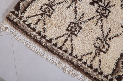 Moroccan rug 2.5 X 6.3 Feet