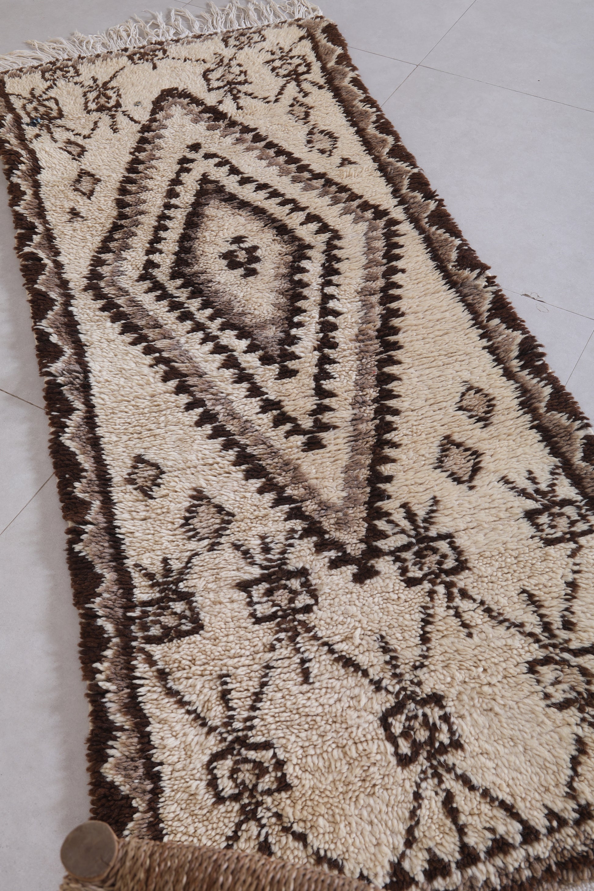 Moroccan rug 2.5 X 6.3 Feet