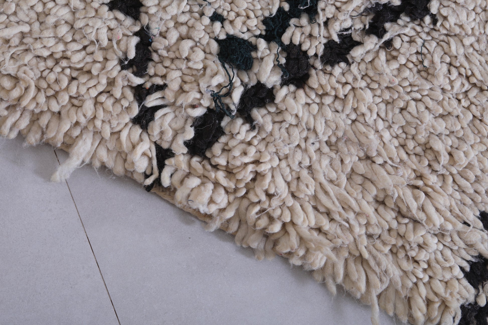 Moroccan rug 2.6 X 6.5 Feet