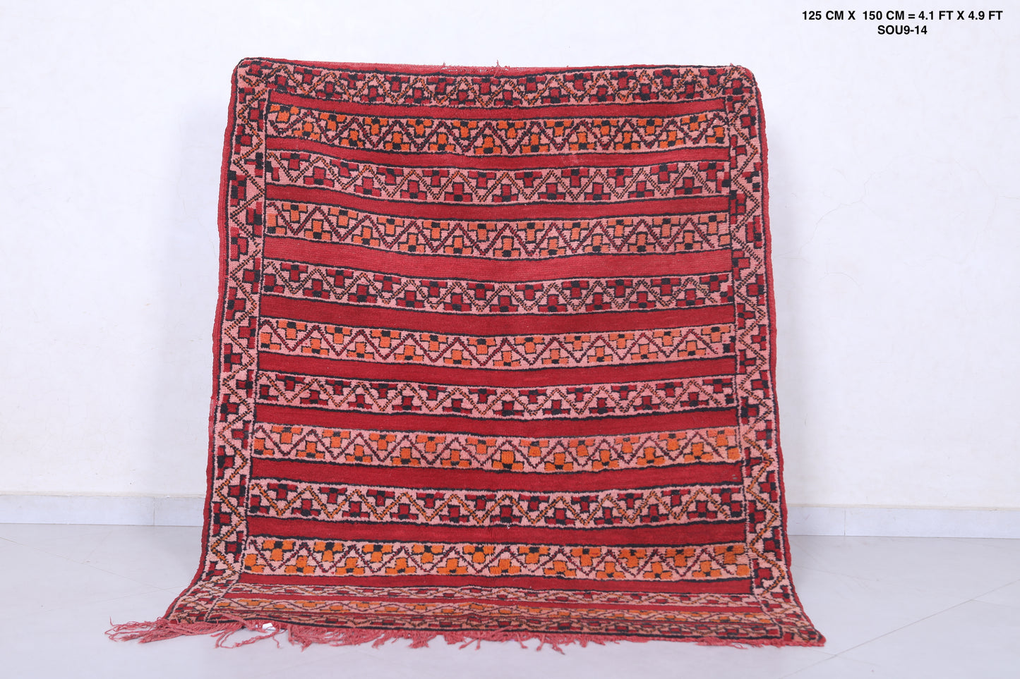 Vintage handmade berber rug 4.1 X 4.9 Feet - Handwoven Kilim