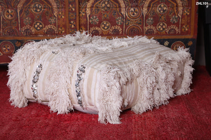 Wonderful White Shaggy Floor berber Pouf